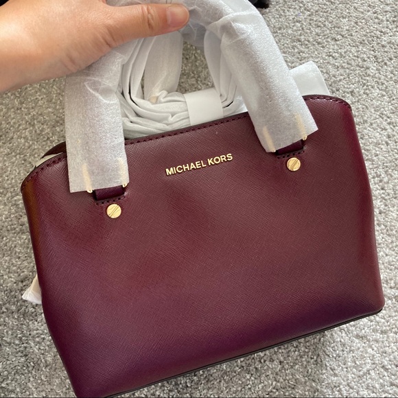 Michael Kors Savannah Small Satchel NWT crossbody - Picture 3 of 10